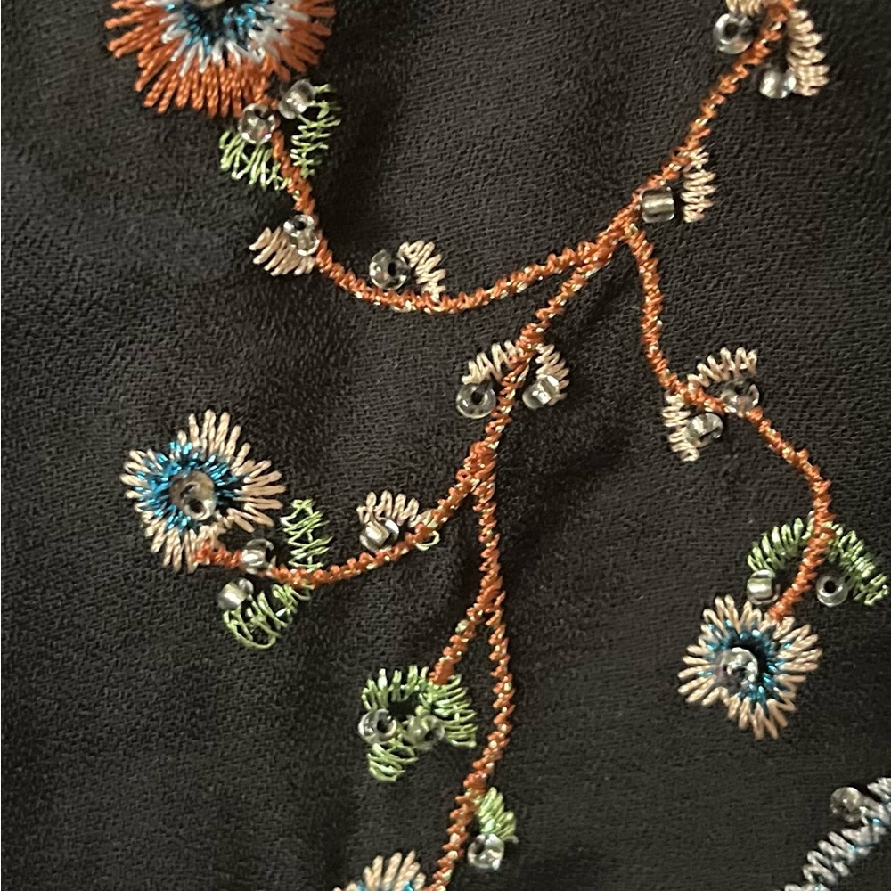 Dressbarn Black Blouse with Floral Embroidery & Ruffle Sleeve 14/16 - Picture 3 of 16